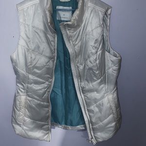 White Aeropostale vest